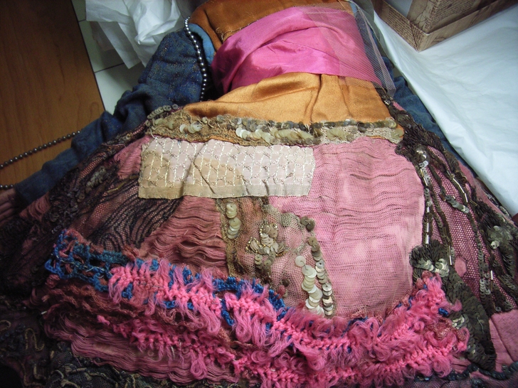 Applicazione del tulle sul retro della gonna